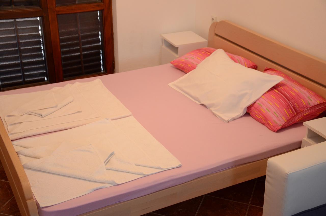 Matovic Apartments Dobra Voda Buitenkant foto